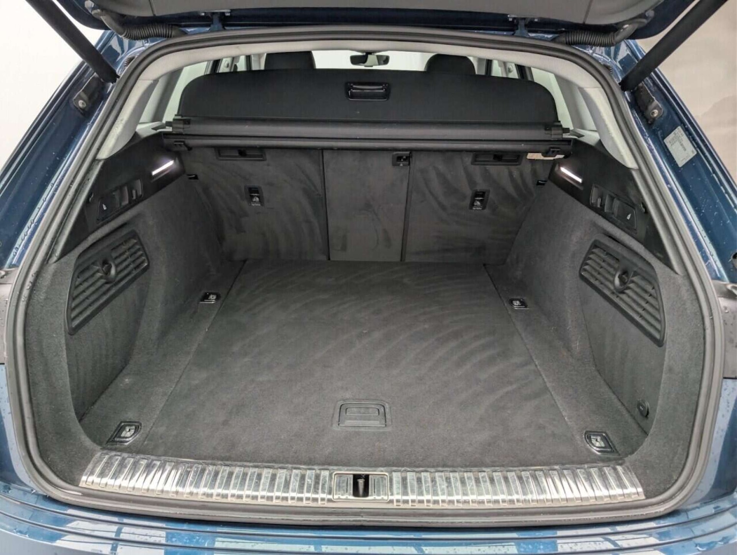 Used Audi e-tron 2020 for sale - 77713201: Photo 25