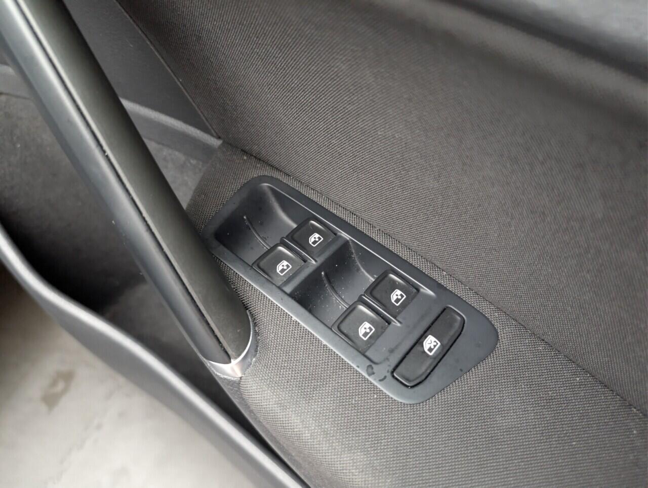 Used Volkswagen Golf 2019 for sale - 76802075: Photo 19