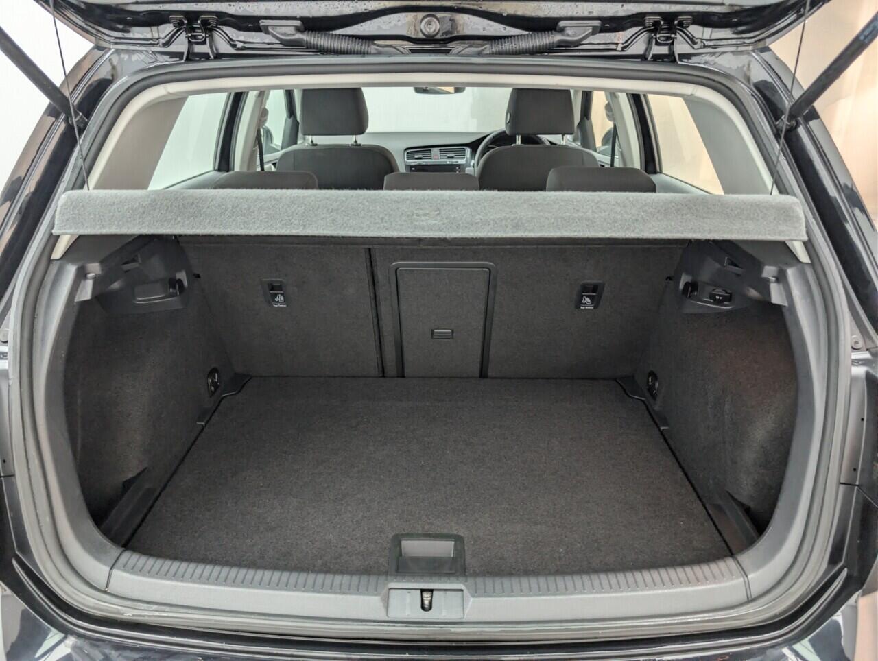 Used Volkswagen Golf 2019 for sale - 76802075: Photo 23