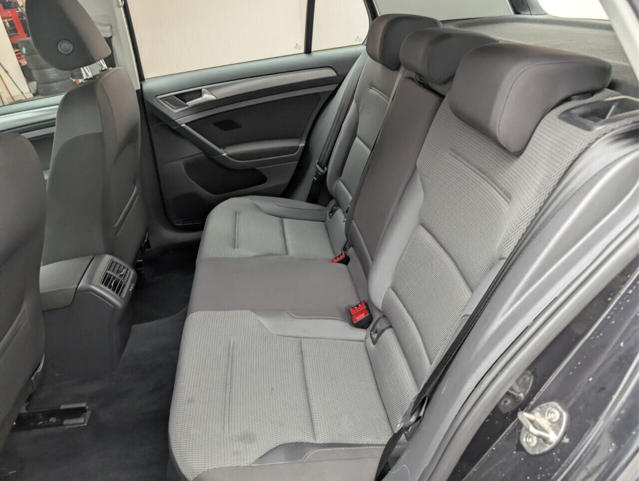 Used Volkswagen Golf 2019 for sale - 76802075: Photo 24