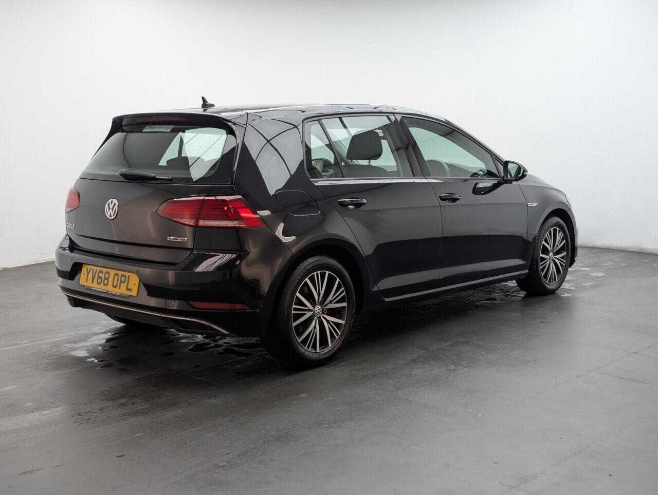 Used Volkswagen Golf 2019 for sale - 76802075: Photo 38