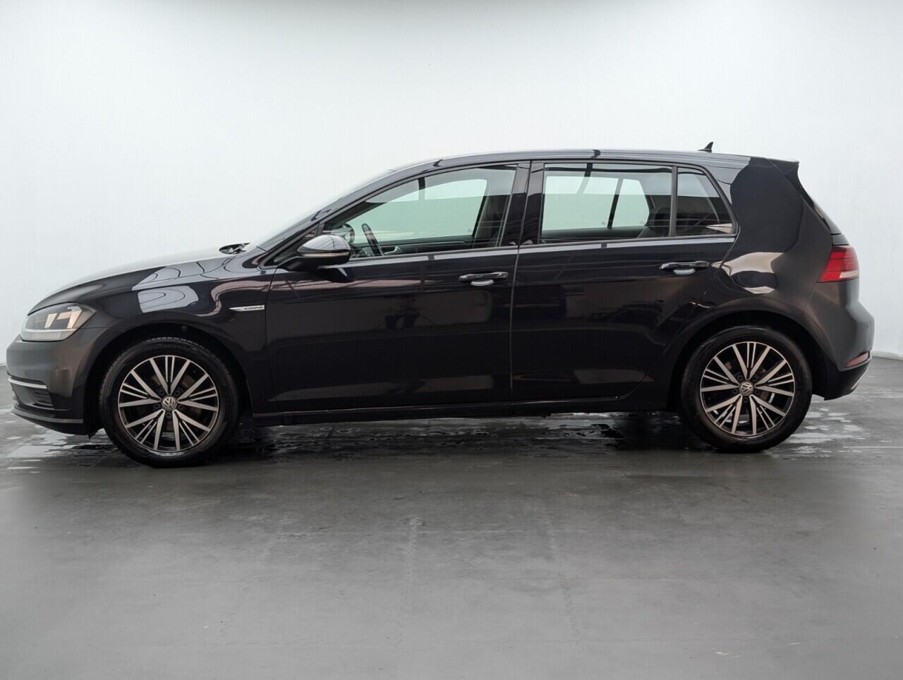 Used Volkswagen Golf 2019 for sale - 76802075: Photo 5