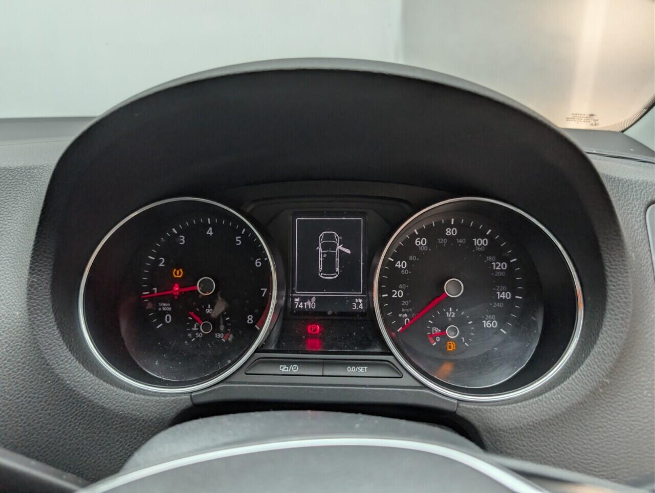 Used Volkswagen Polo 2015 for sale - 76823419: Photo 17