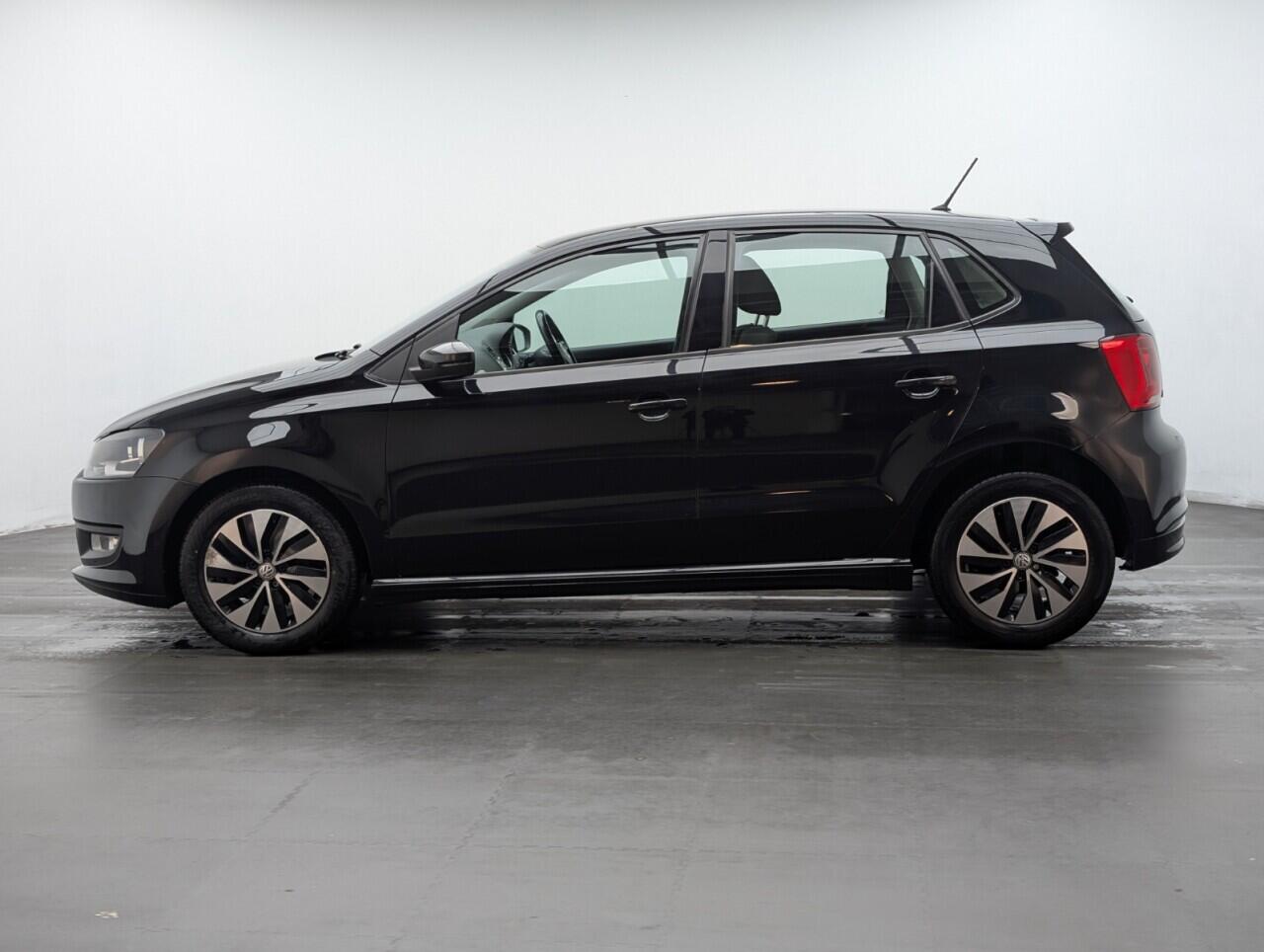 Used Volkswagen Polo 2015 for sale - 76823419: Photo 5