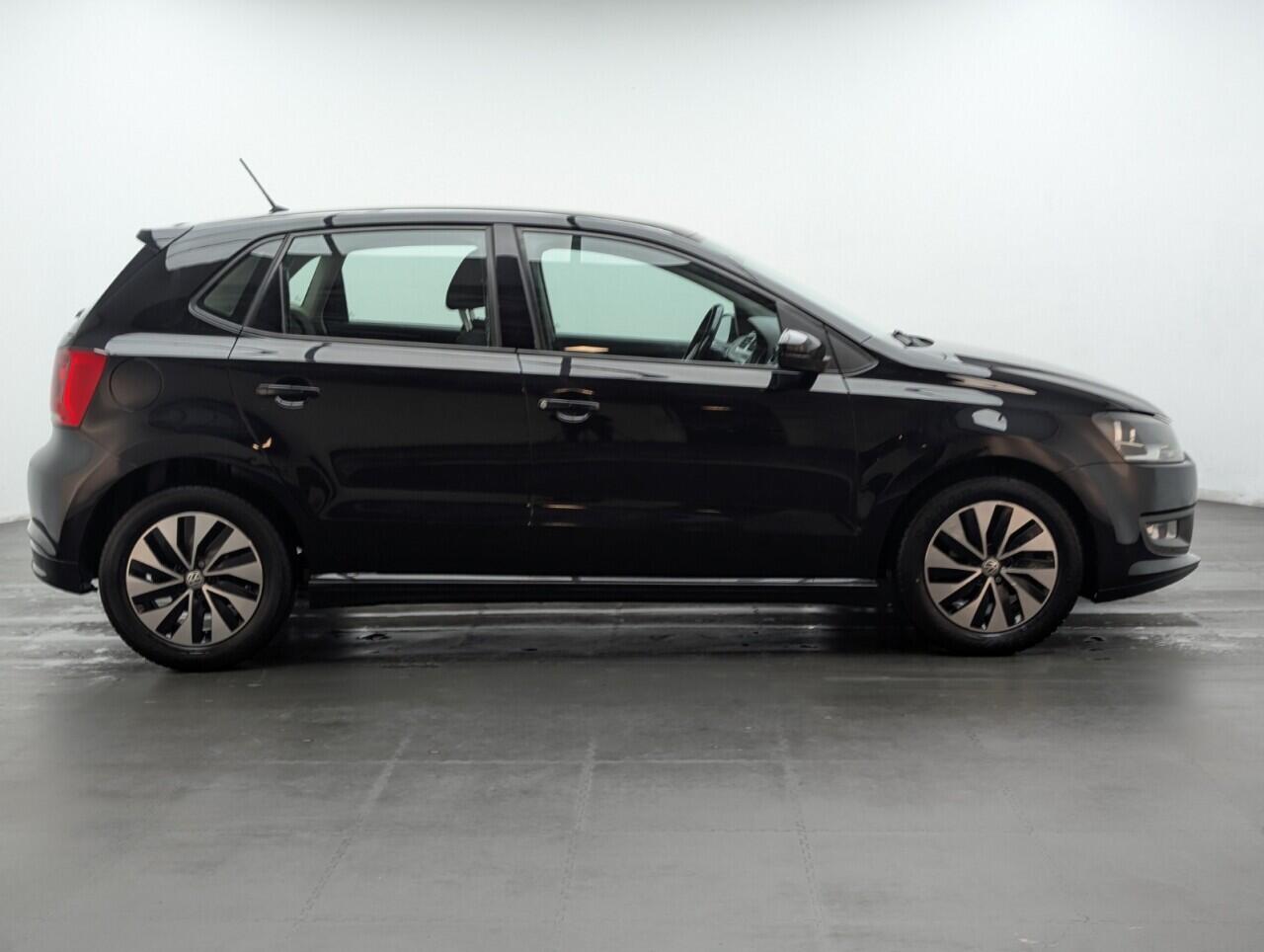 Used Volkswagen Polo 2015 for sale - 76823419: Photo 9