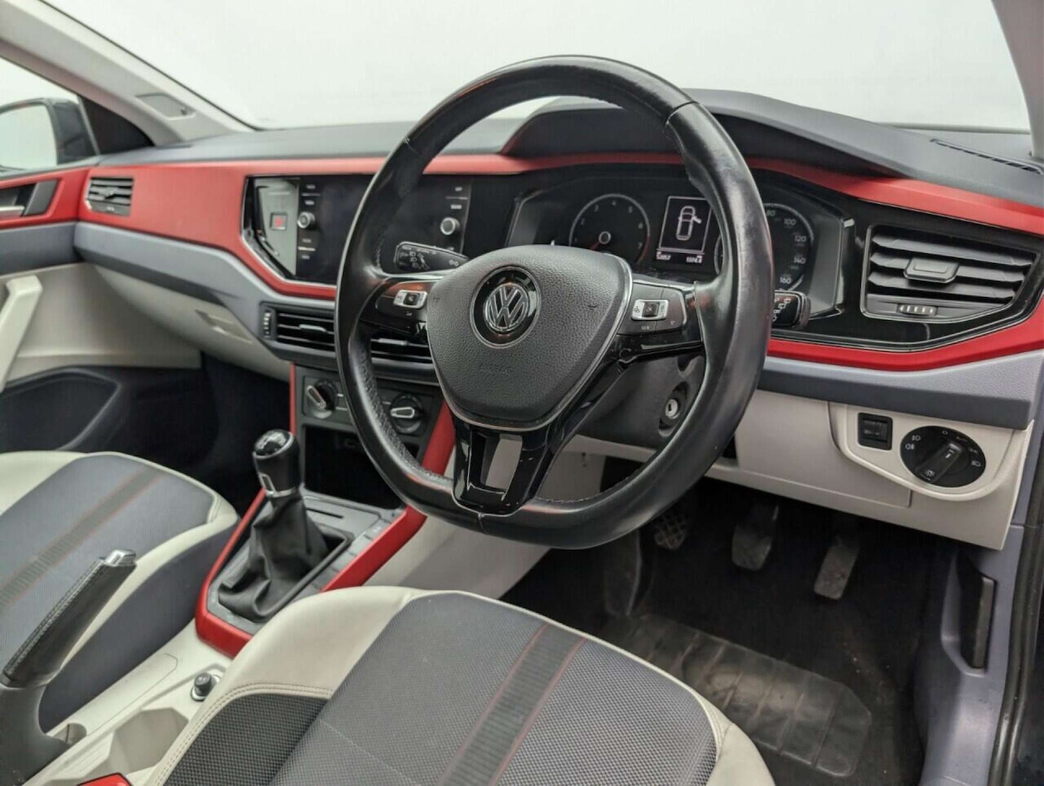 Used Volkswagen Polo 2018 for sale - 77713838: Photo 10