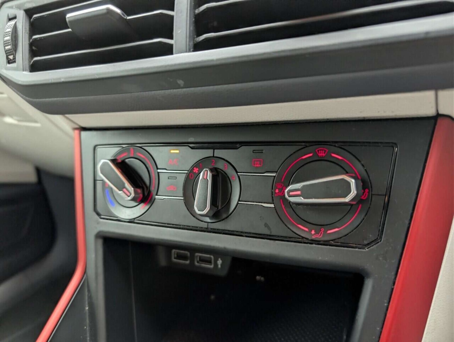 Used Volkswagen Polo 2018 for sale - 77713838: Photo 14