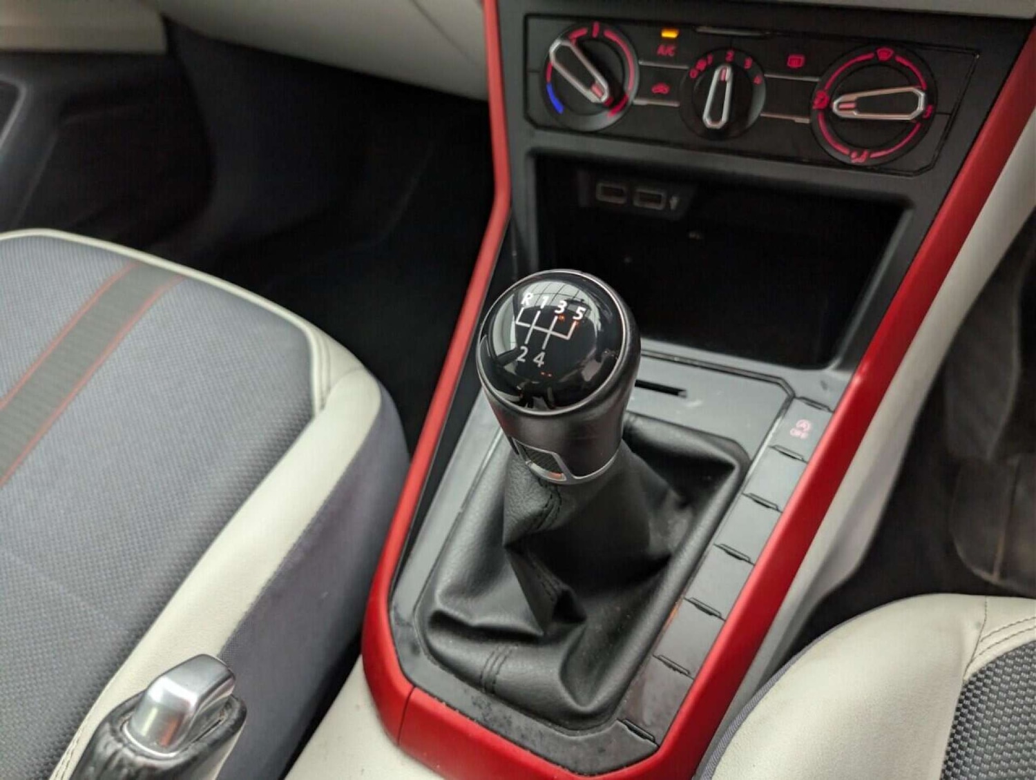 Used Volkswagen Polo 2018 for sale - 77713838: Photo 15