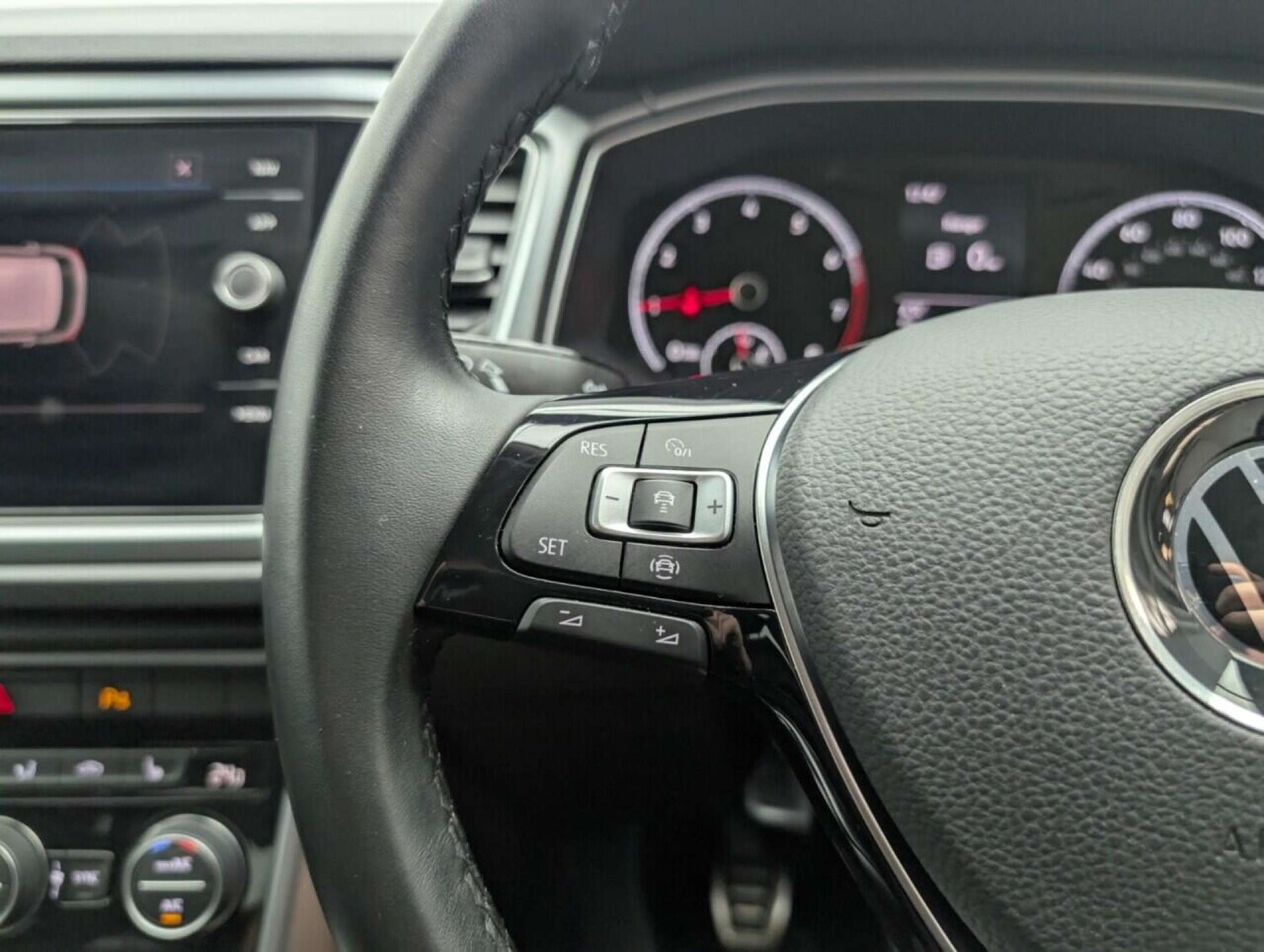 Used Volkswagen T-Roc 2021 for sale - 77713863: Photo 18