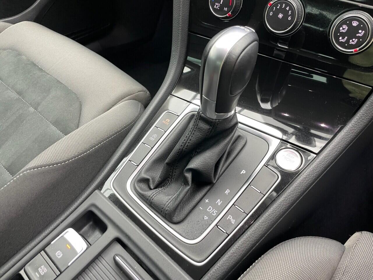 Used Volkswagen Golf 2017 for sale - 77074616: Photo 16