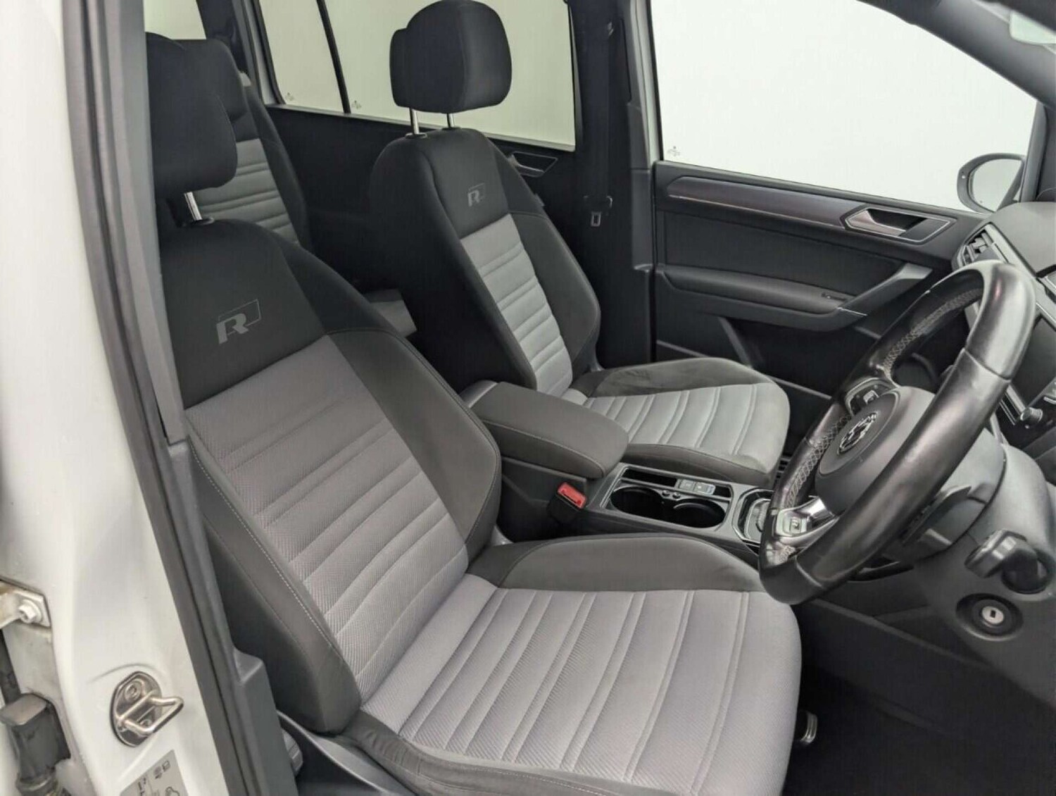 Used Volkswagen Touran 2017 for sale - 77714438: Photo 11