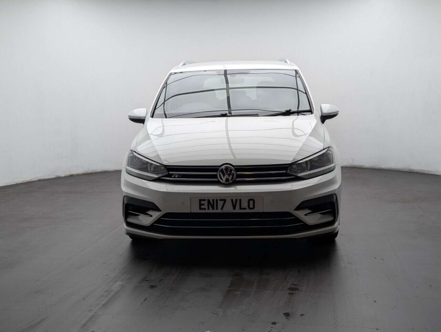 Used Volkswagen Touran 2017 for sale - 77714438: Photo 3