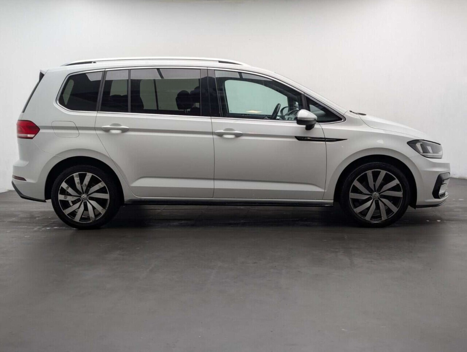 Used Volkswagen Touran 2017 for sale - 77714438: Photo 9