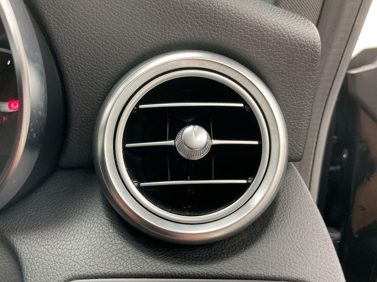 Used Mercedes-Benz C Class 2019 for sale - 76913404: Photo 21