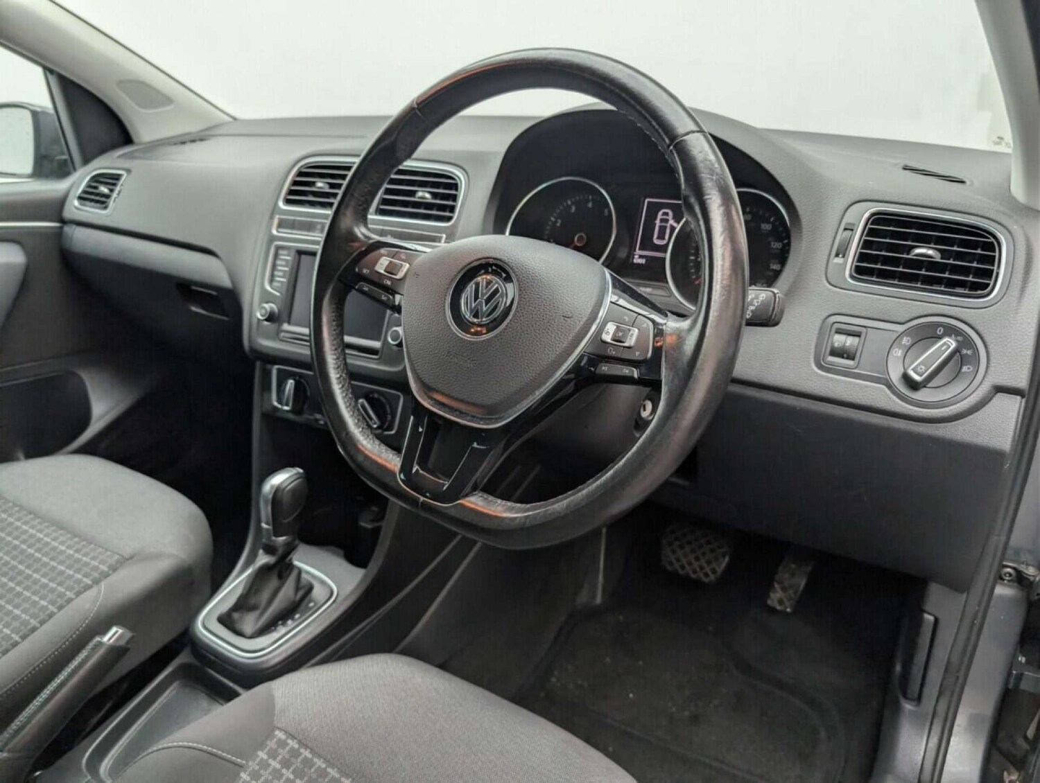 Used Volkswagen Polo 2017 for sale - 77713856: Photo 23