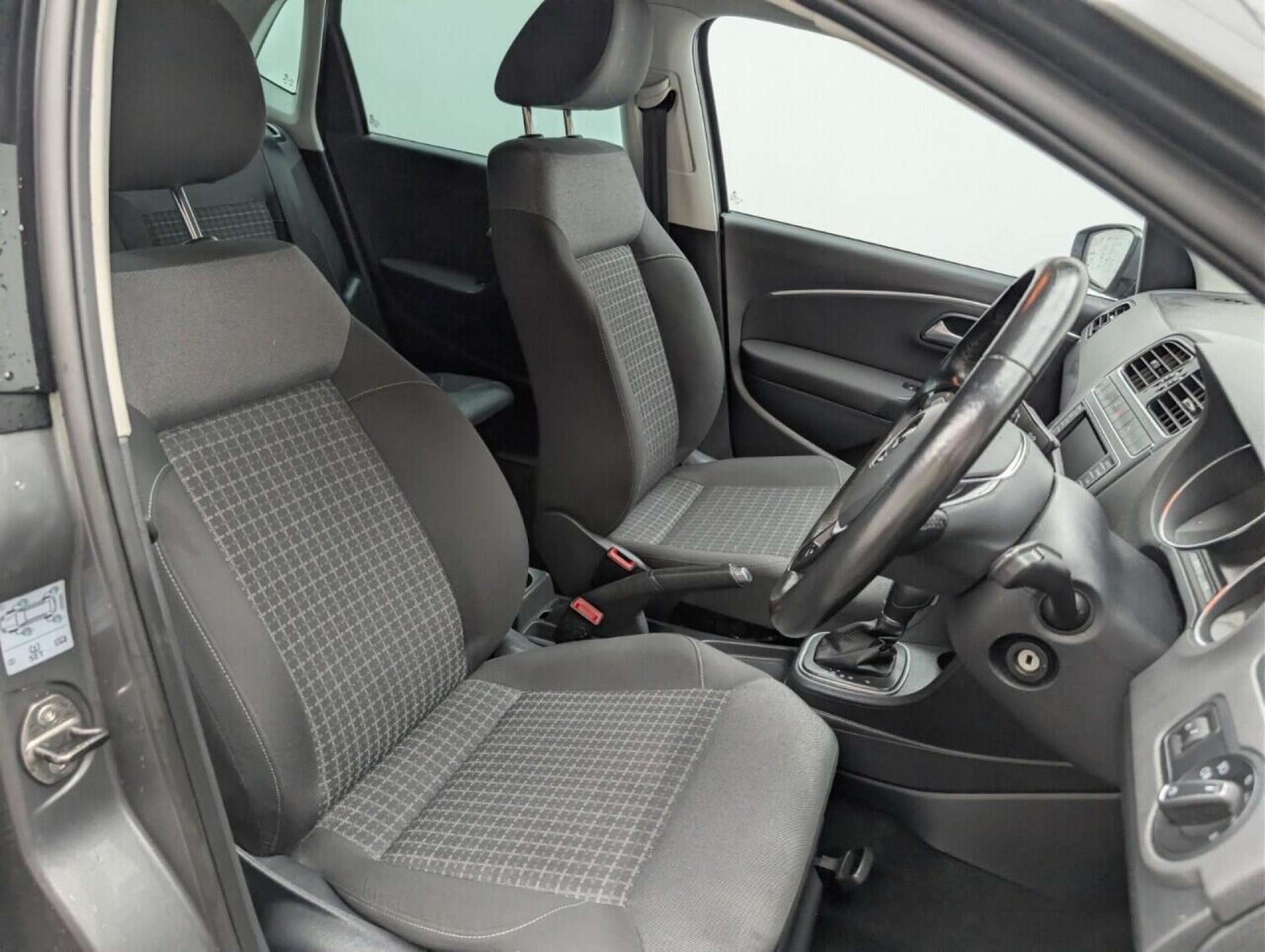 Used Volkswagen Polo 2017 for sale - 77713856: Photo 24