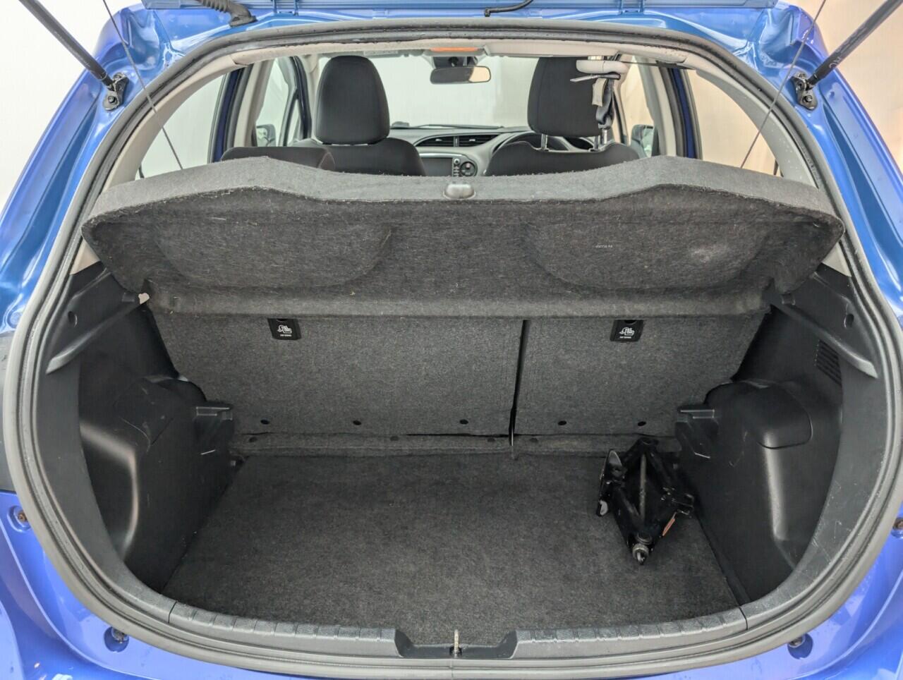 Used Toyota Yaris 2017 for sale - 76423348: Photo 26