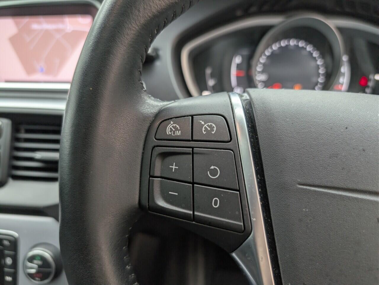 Used Volvo V40 2018 for sale - 76573492: Photo 20