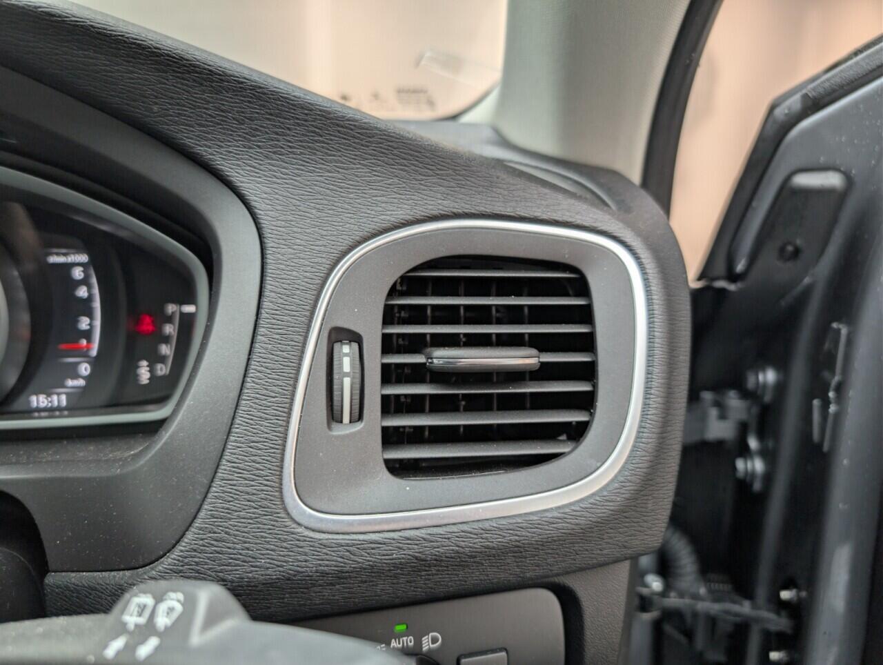 Used Volvo V40 2018 for sale - 76573492: Photo 22