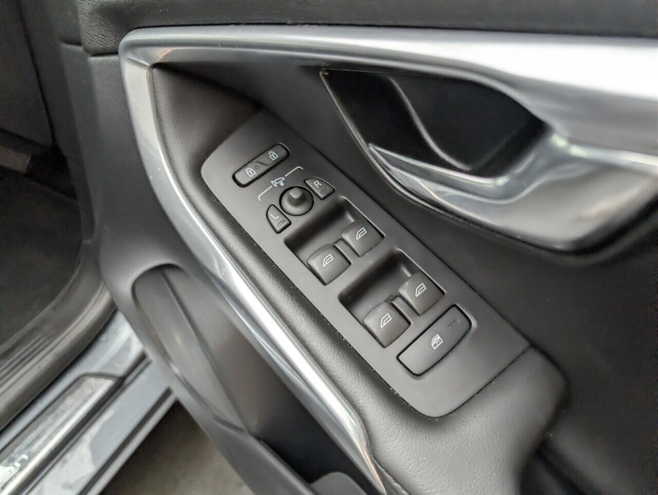 Used Volvo V40 2018 for sale - 76573492: Photo 23