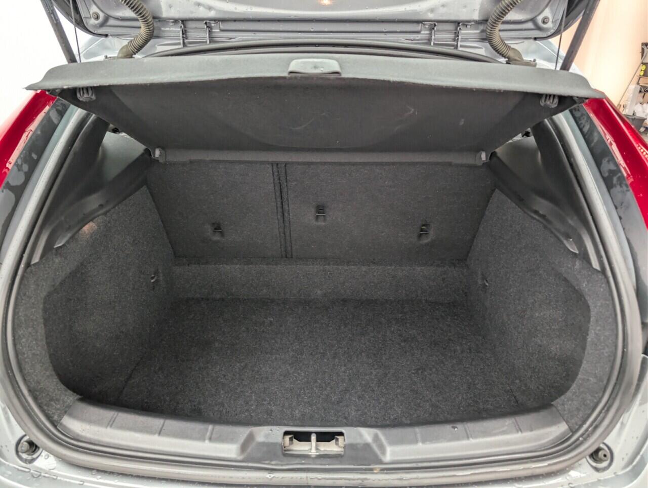 Used Volvo V40 2018 for sale - 76573492: Photo 29