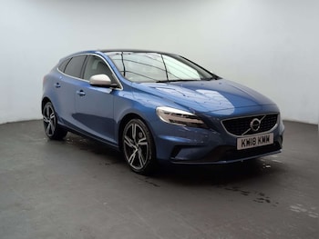 Used Volvo V40 2018 for sale - 79445352: Photo