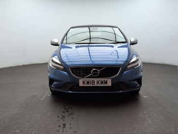 Used Volvo V40 2018 for sale - 79445352: Photo