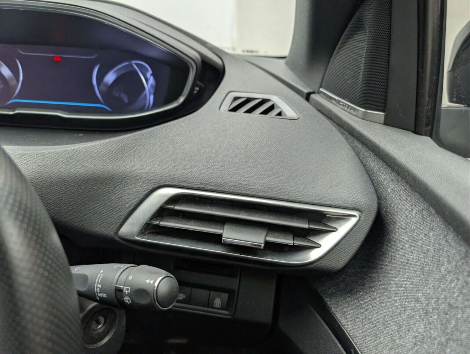 Used Peugeot 3008 2017 for sale - 77714911: Photo 19