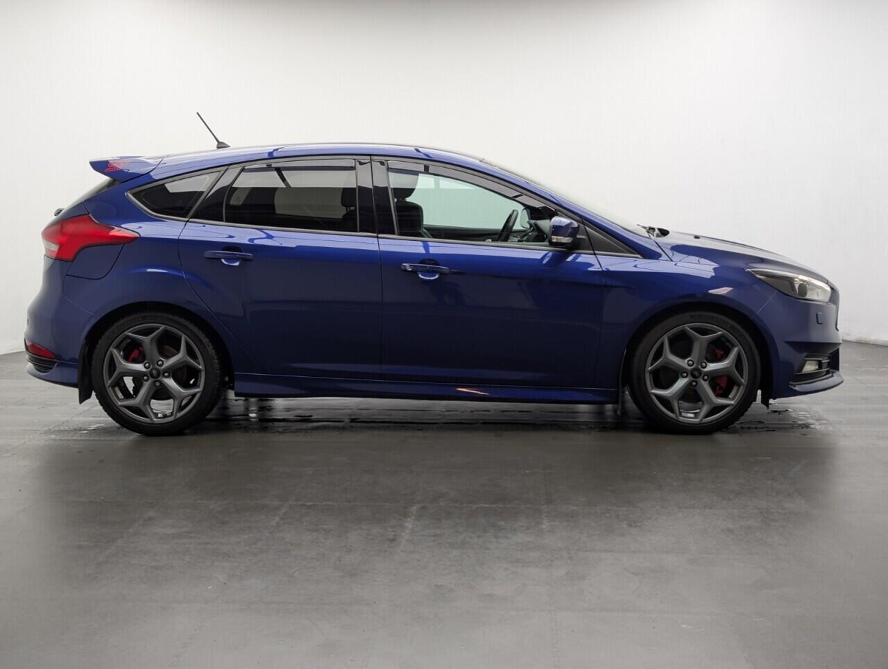Used Ford Focus 2018 for sale - 76913856: Photo 9