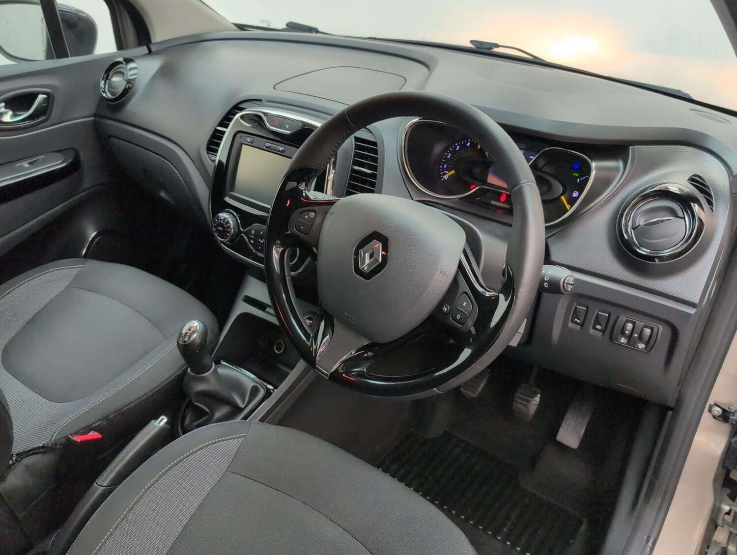 Used Renault Captur 2016 for sale - 77714322: Photo 11