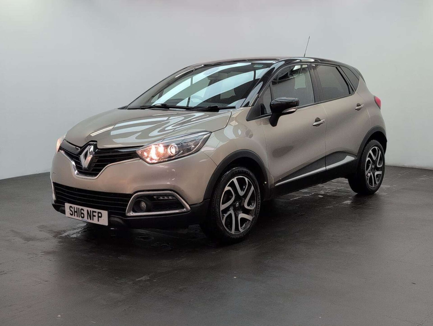 Used Renault Captur 2016 for sale - 77714322: Photo 4