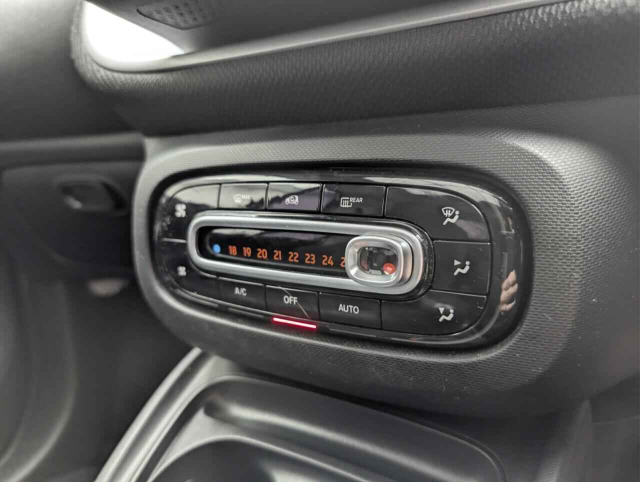 Used smart fortwo 2017 for sale - 77538671: Photo 15