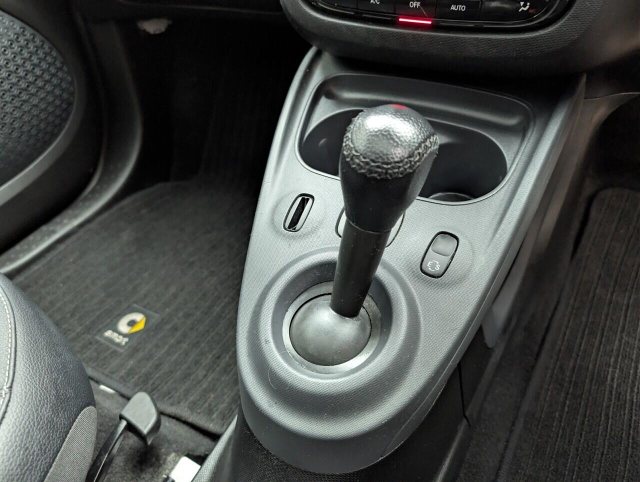 Used smart fortwo 2017 for sale - 77538671: Photo 16