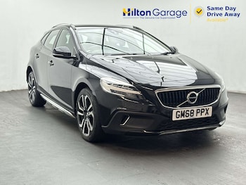 Used Volvo V40 2019 for sale - 79407282: Photo