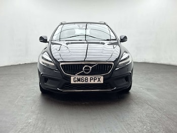 Used Volvo V40 2019 for sale - 79407282: Photo