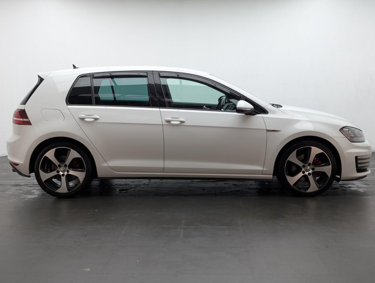 Used Volkswagen Golf 2017 for sale - 76688832: Photo 20