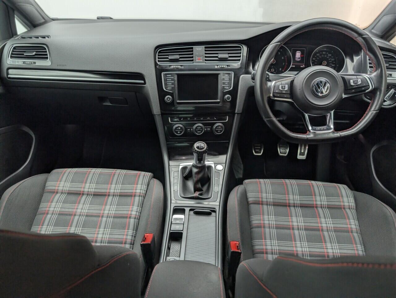 Used Volkswagen Golf 2017 for sale - 76688832: Photo 35