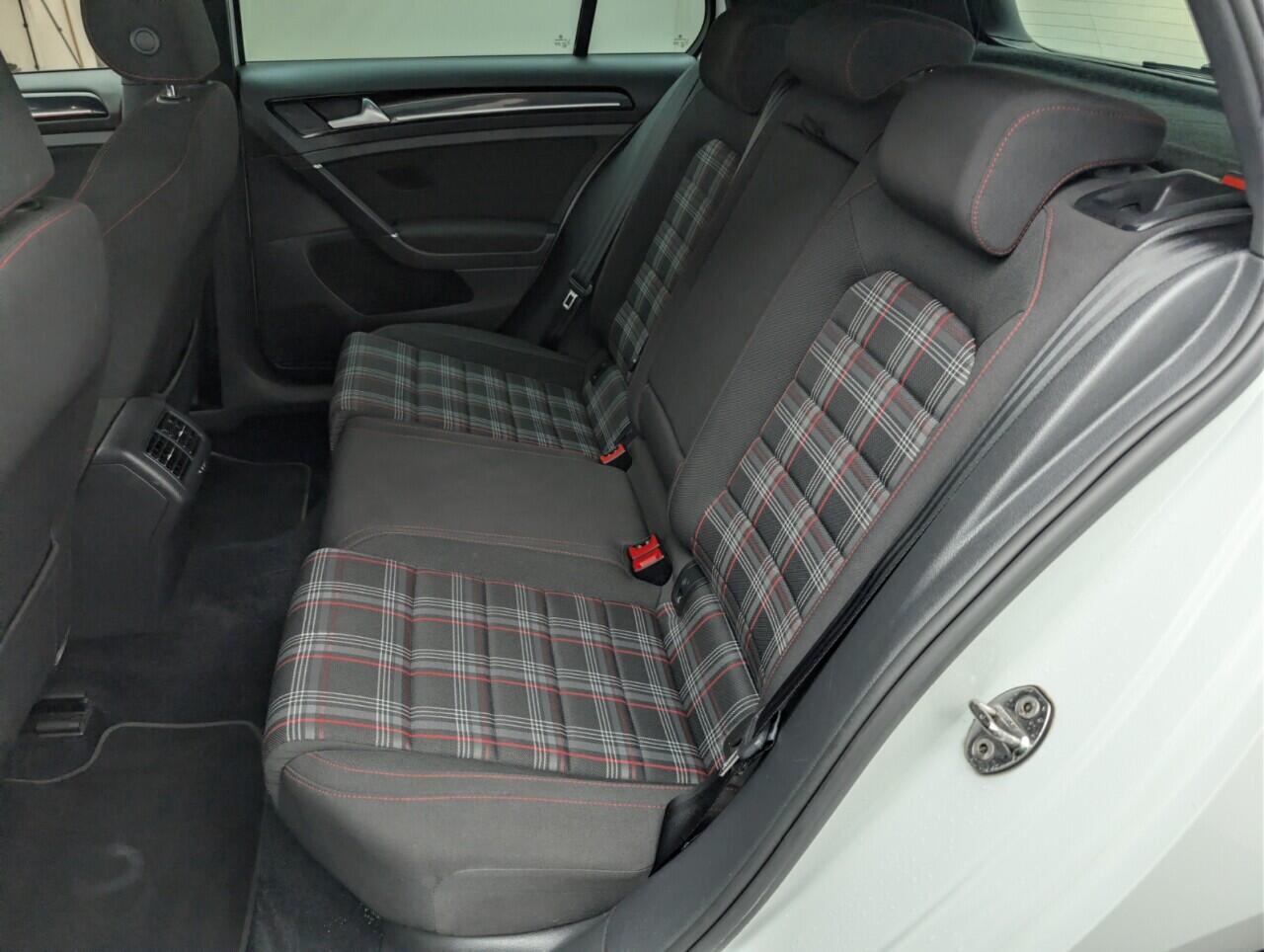 Used Volkswagen Golf 2017 for sale - 76688832: Photo 39