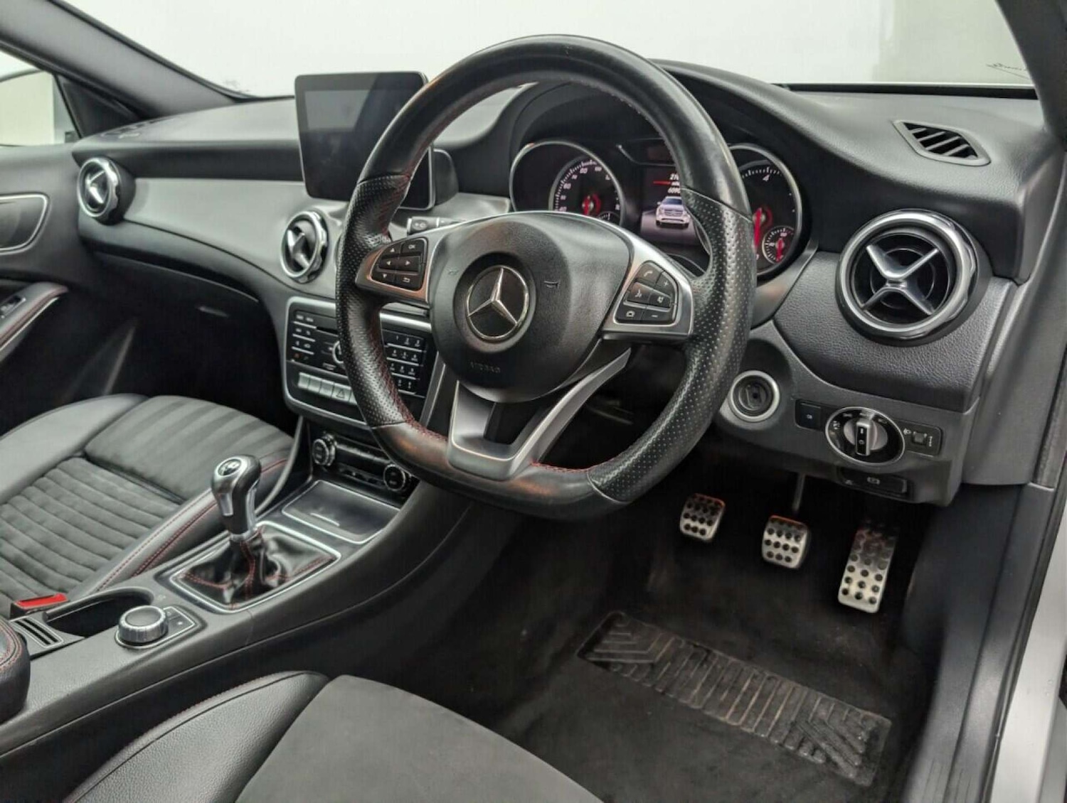 Used Mercedes-Benz GLA 2018 for sale - 77714328: Photo 11