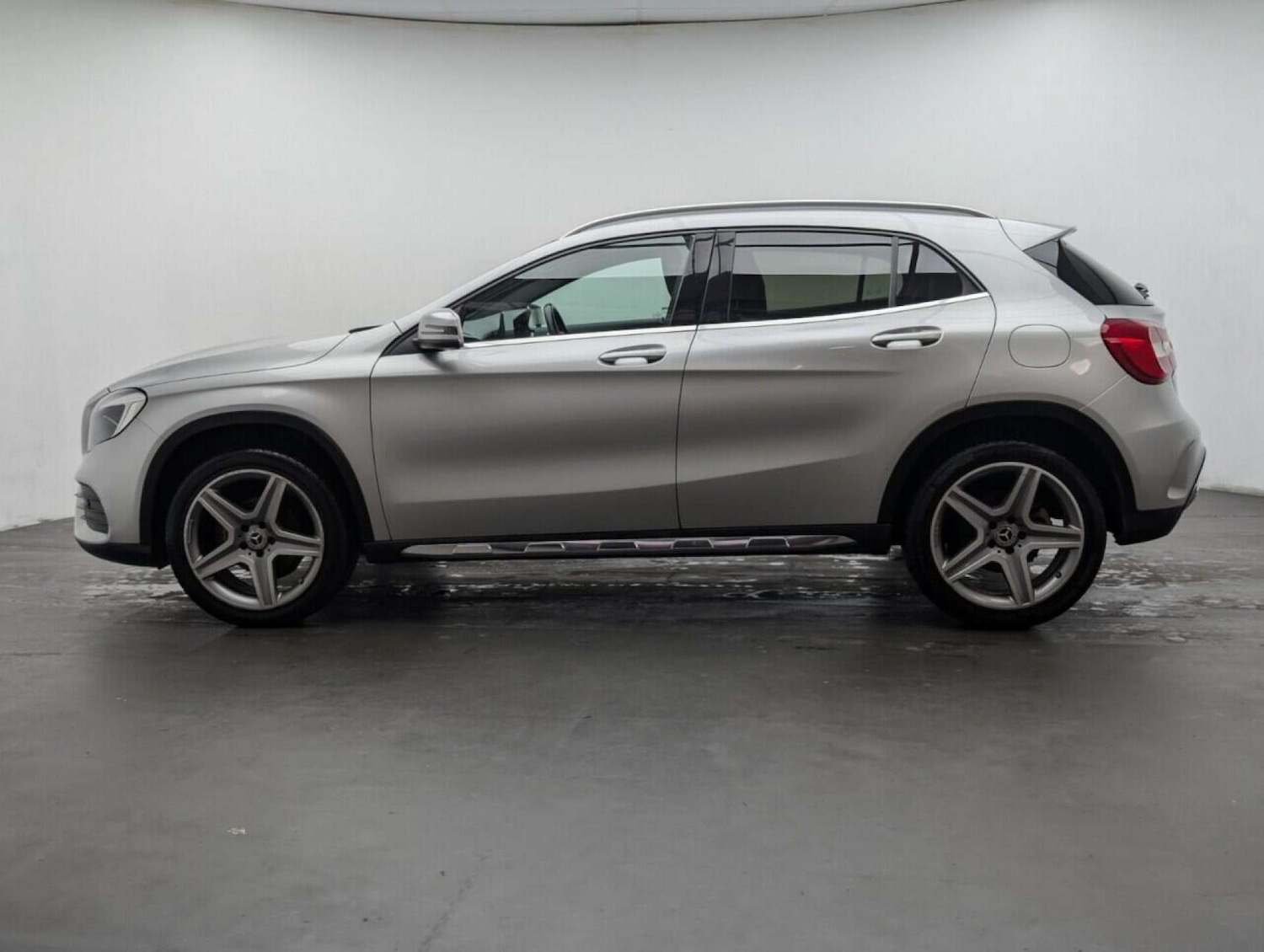 Used Mercedes-Benz GLA 2018 for sale - 77714328: Photo 5