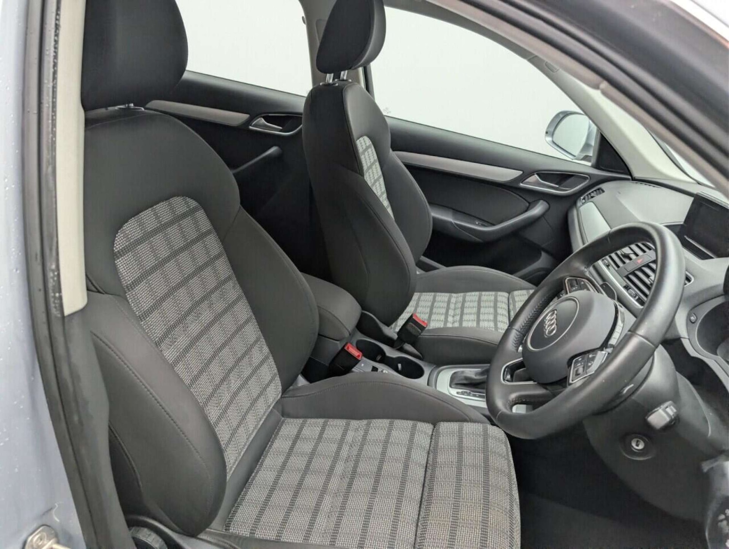 Used Audi Q3 2015 for sale - 77714423: Photo 12