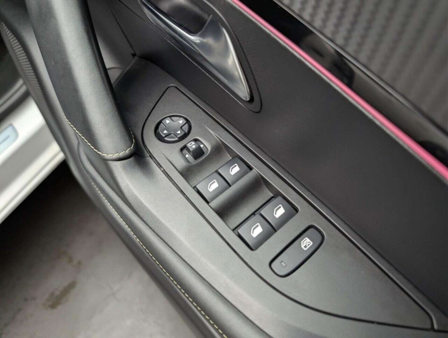 Used Peugeot E-2008 2021 for sale - 77714416: Photo 20