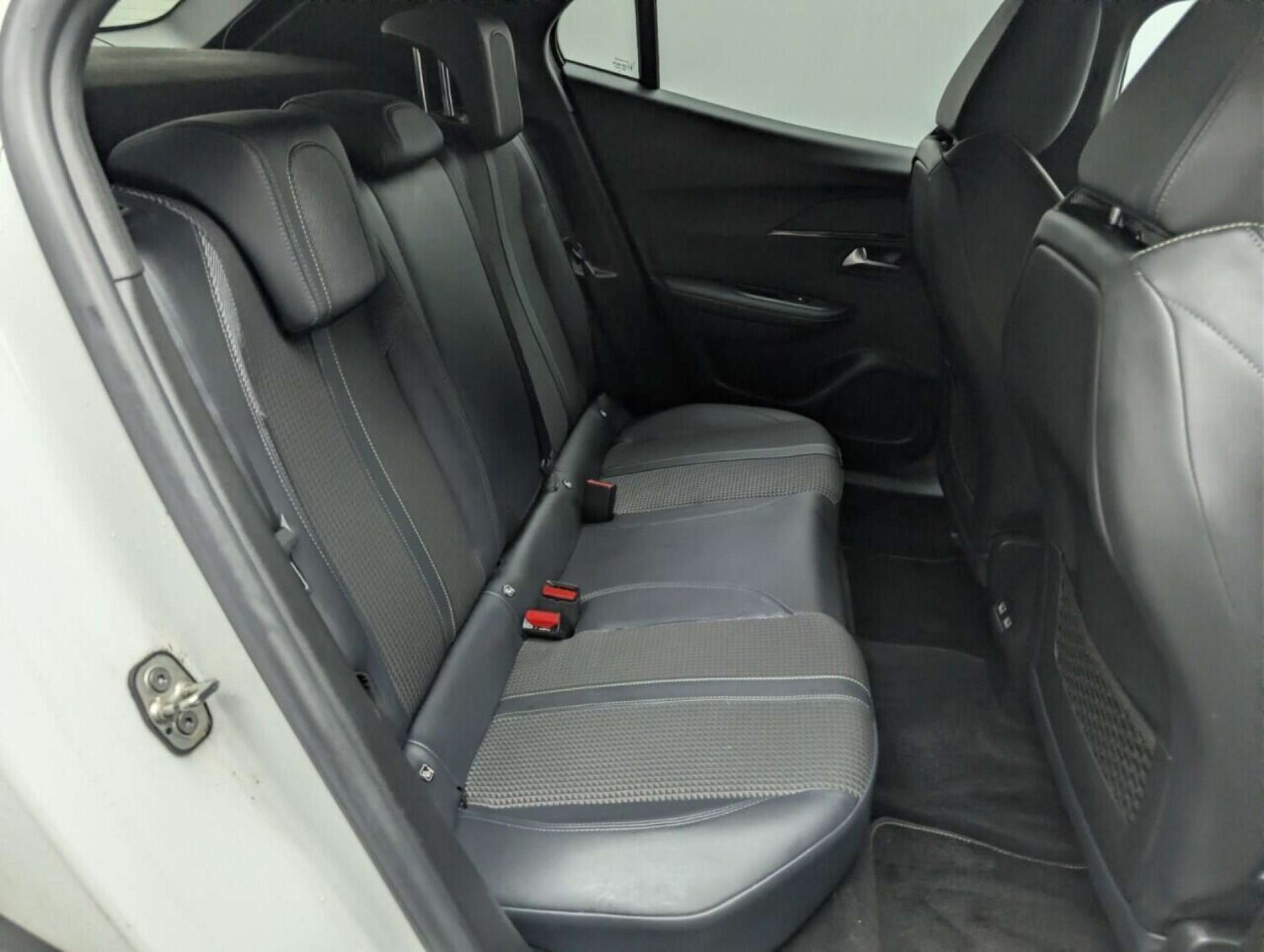 Used Peugeot E-2008 2021 for sale - 77714416: Photo 23