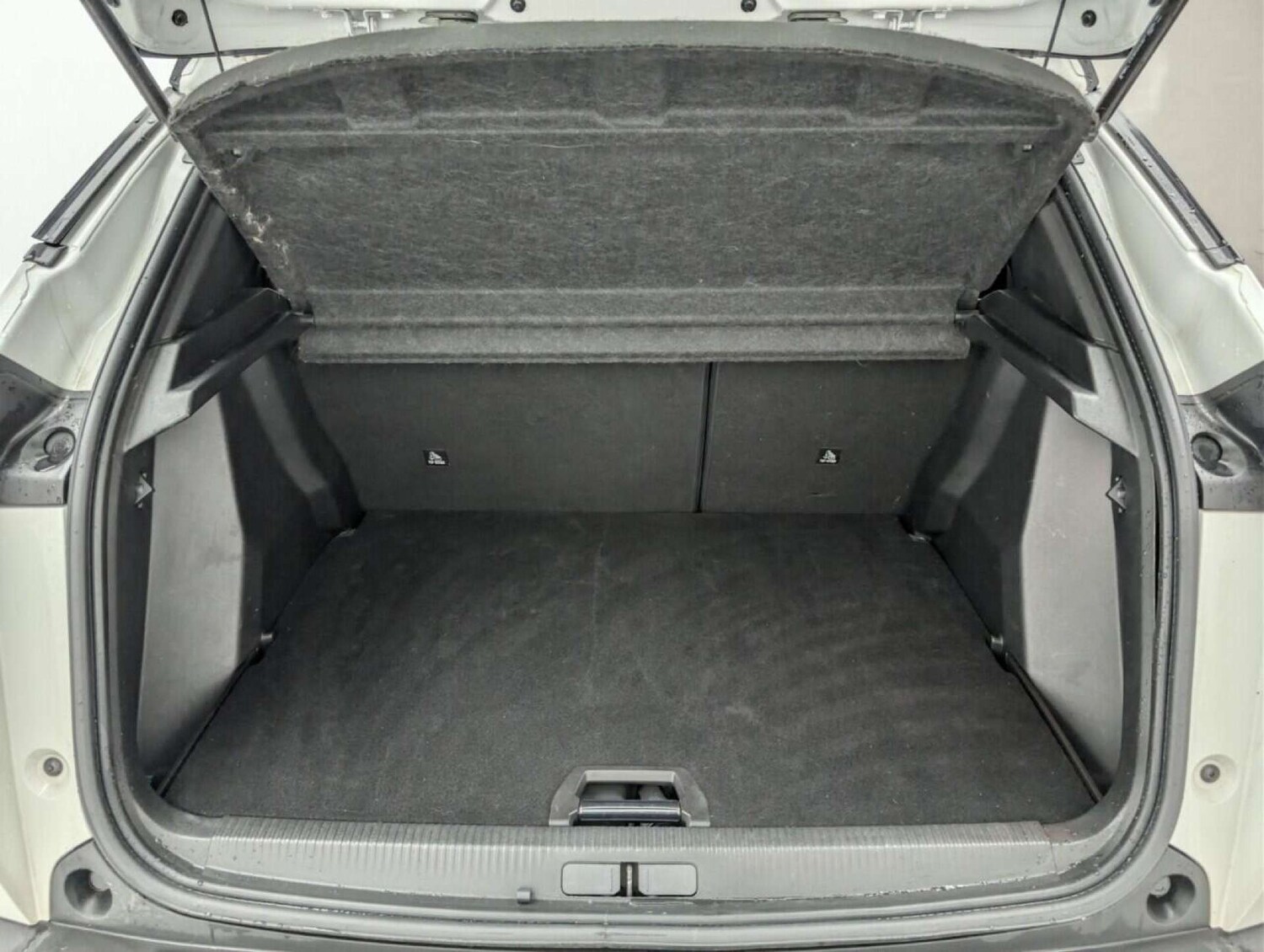 Used Peugeot E-2008 2021 for sale - 77714416: Photo 24