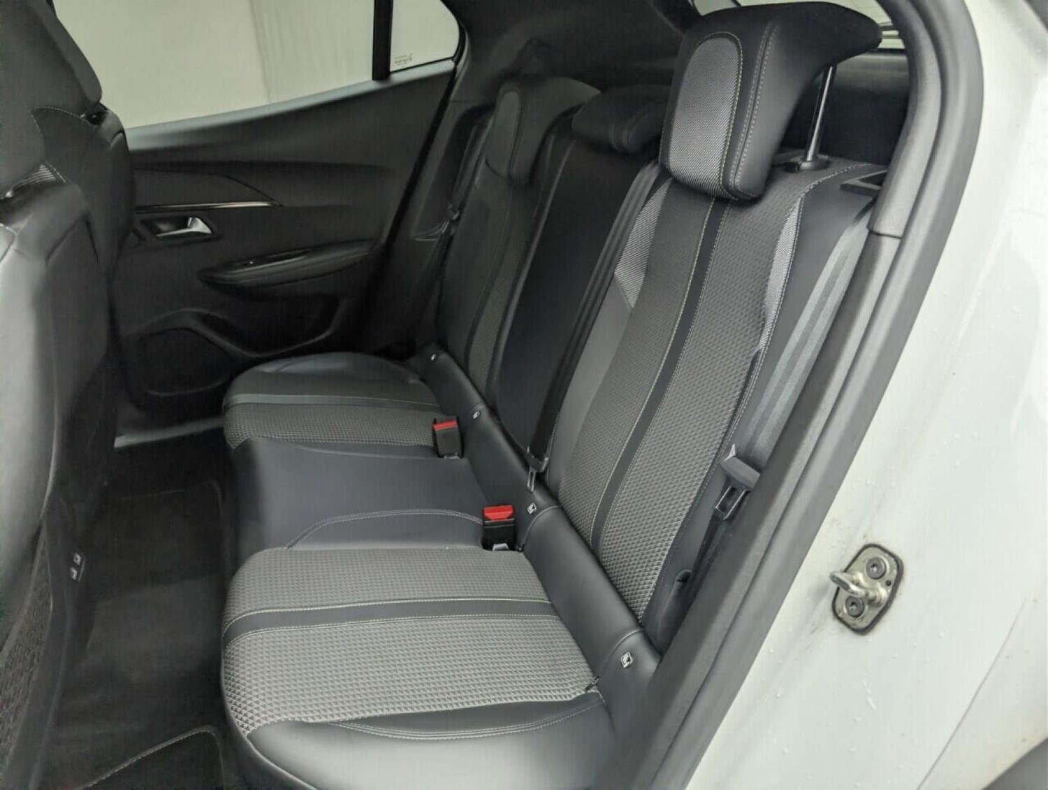 Used Peugeot E-2008 2021 for sale - 77714416: Photo 25