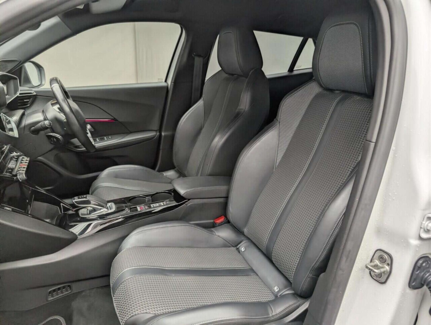 Used Peugeot E-2008 2021 for sale - 77714416: Photo 26