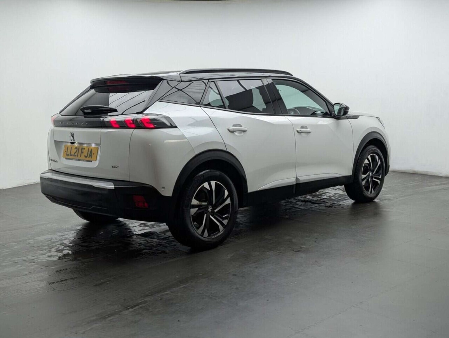 Used Peugeot E-2008 2021 for sale - 77714416: Photo 8