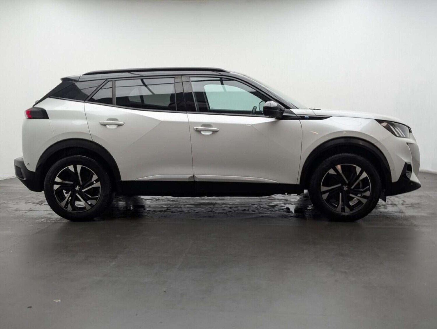 Used Peugeot E-2008 2021 for sale - 77714416: Photo 9