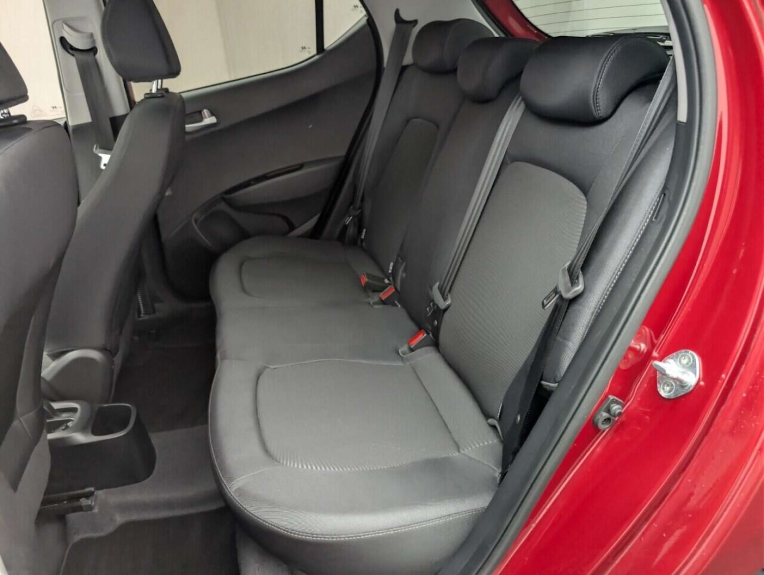 Used Hyundai i10 2017 for sale - 77713324: Photo 24