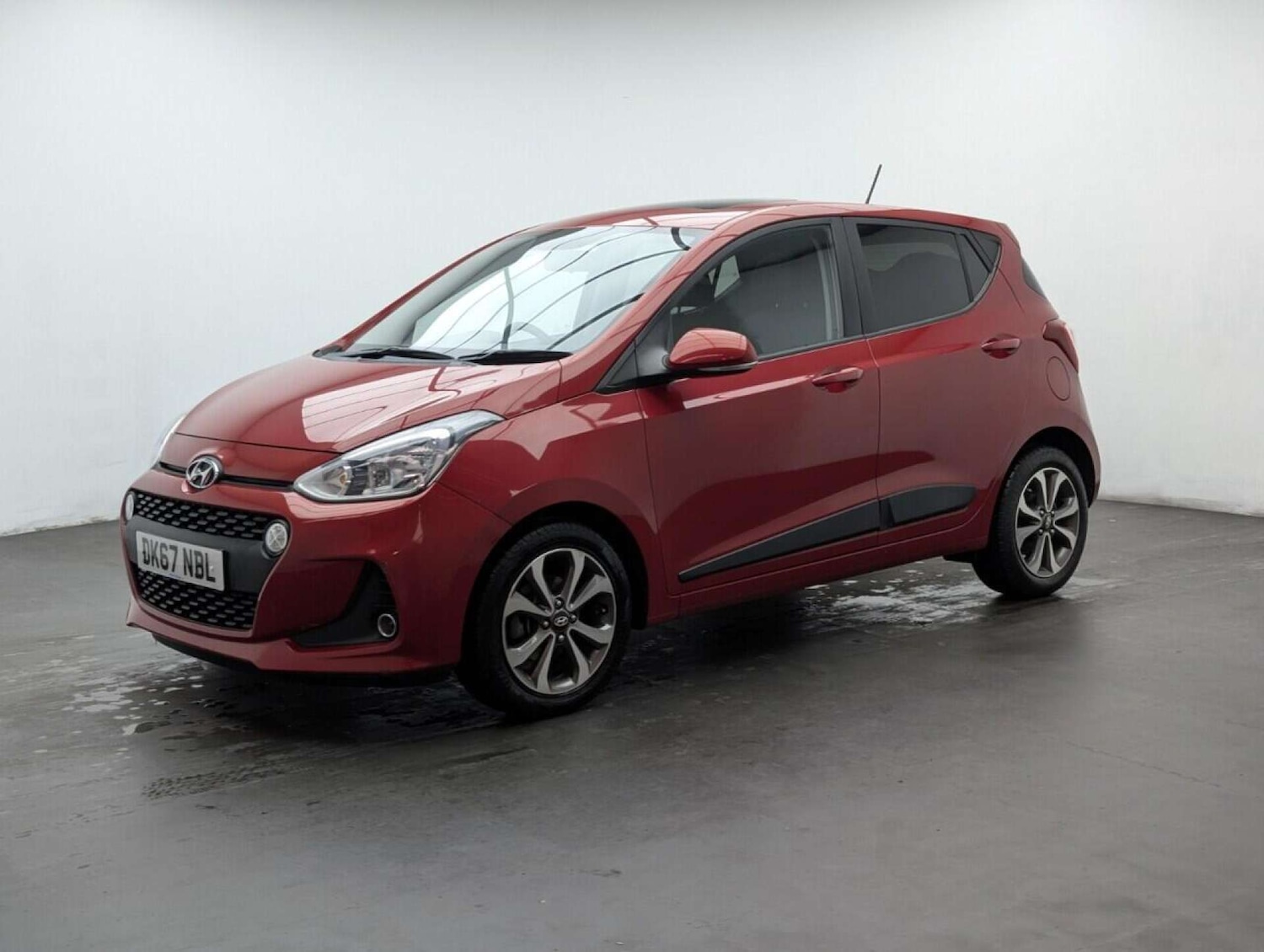 Used Hyundai i10 2017 for sale - 77713324: Photo 4